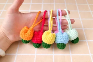 Móc khóa hoa tulip handmade