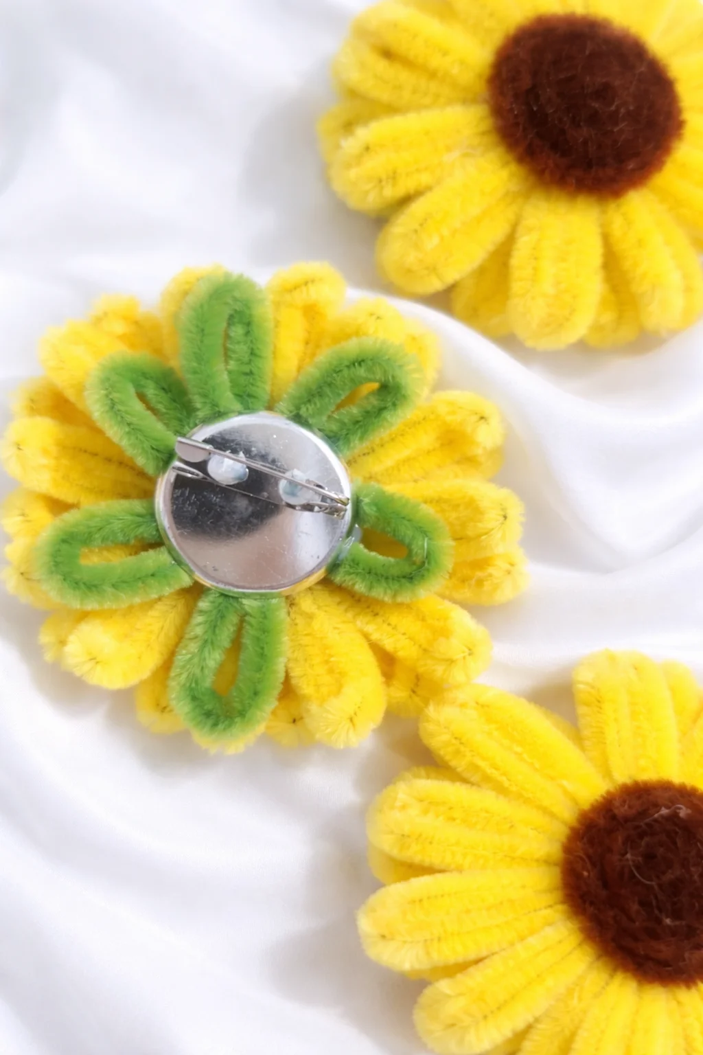 Cài Áo Hoa Hướng Dương Kẽm Nhung Handmade